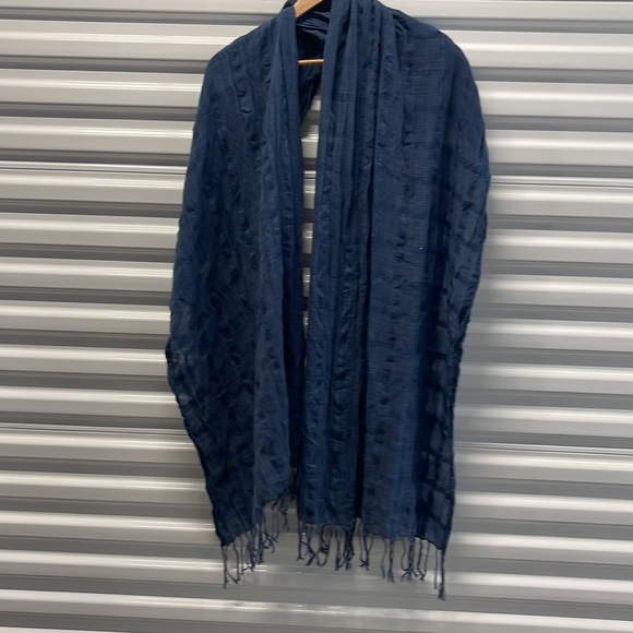 Blue scarf - Picture 2 of 2